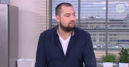 Zapiekanka chłopska z kabanosami. Zrobisz ją z tego, co znajdziesz w lodówce