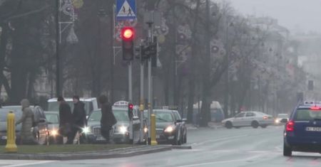 Jak radzić sobie na ośnieżonej lub oblodzonej drodze?