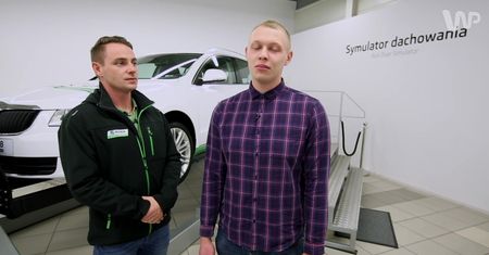 Jak się zachować w razie dachowania