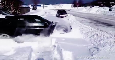#dziejesiewmoto: pirat w bmw taranuje auto i doprowadza do wypadku