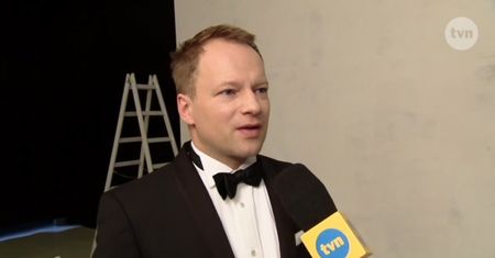 "Żyjemy w epoce trochę burzliwej". Maciej Stuhr o swoim zaangażowaniu w sprawy społeczne