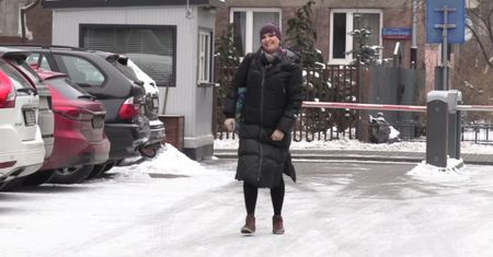 Otylia Jędrzejczak tańczy przed paparazzi