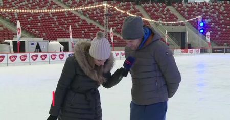 Kinga Kwiecień uczy się jeździć na łyżwach z Mariuszem Czerkawskim