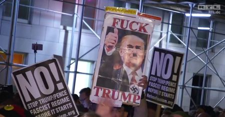 De Niro znowu krytykuje Trumpa: "On mówi, że nasz kraj jest wysypiskiem śmieci. Serio?"