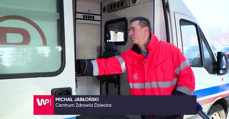 Jeżdżą zdezelowanymi karetkami. Największy szpital w Polsce prosi o pomoc