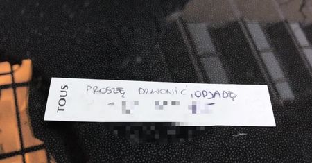 Foremniak zostawia numer telefonu za wycieraczką
