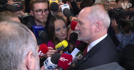 Tomasz Siemoniak: to kompromitacja ministra obrony