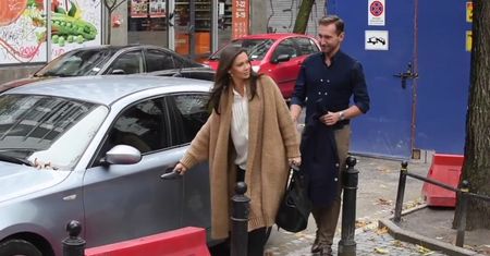 Rusin w skórzanych spodniach i Kraśko wychodzą ze studia TVN