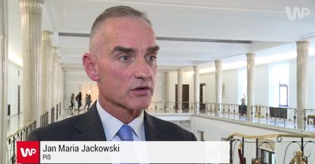 Dlaczego prezydent Andrzej Duda unika mediów? Poseł PiS: Pewnie pracuje w pałacu