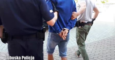 Pijany kierowca potrącił policjantkę