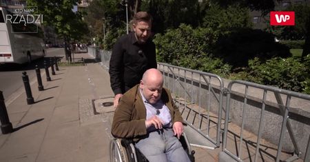 "Kto nami rządzi?". Niepełnosprawny senator PO Jan Filip Libicki o proteście w Sejmie