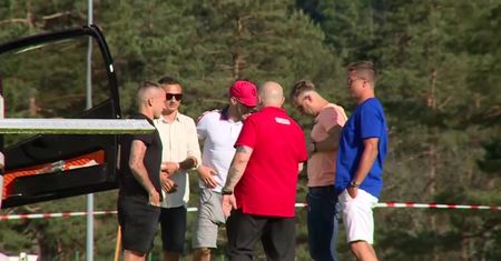 Reprezentanci w Arłamowie. Część dotarła samochodami, pozostali helikopterami