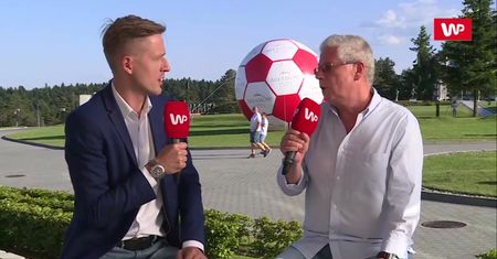 Dla Nawałki trawa była o 2 mm za wysoka. "Nie ma się z czego śmiać"