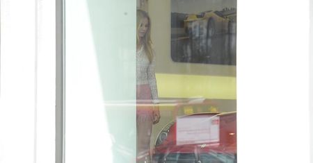 Ruchała dobiera Ferrari pod kolor torebki?