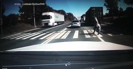 Przechodzenie przez pasy. Wersja ekstremalna