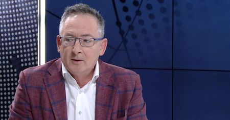 Posłowie PO ścigani za odpalenie rac. Sienkiewicz komentuje