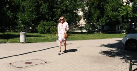 Olejnik Monika bez stanika po mieście przemyka