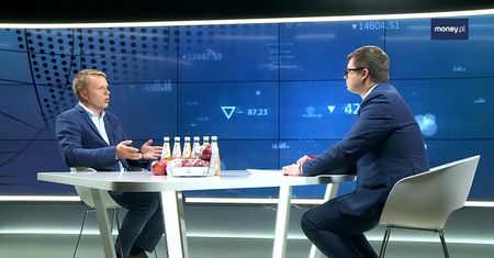 Jabłka za 99 gr. "Markety dopłacają do niskiej jakości"