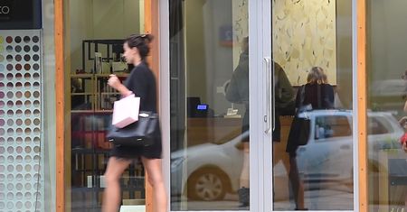 "Stylowa" Maja Sablewska buszuje po sklepie optycznym (WIDEO)