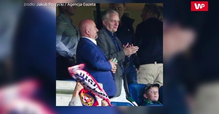 Minister Jarosław Gowin na meczu Wisły Kraków. "Legitymizował gangsterów"