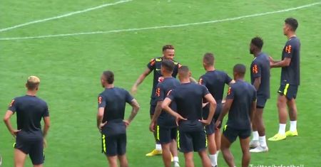 #dziejesiewsporcie: Piękny gol Neymara na treningu. Cieszył się jak CR7