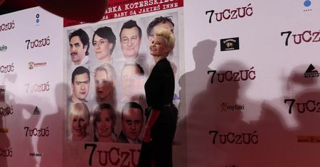 Kożuchowska uwiecznia na telefonie uwielbienie paparazzi
