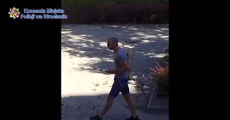 Zniszczył lexusa pianką montażową. Apel policji z Wrocławia