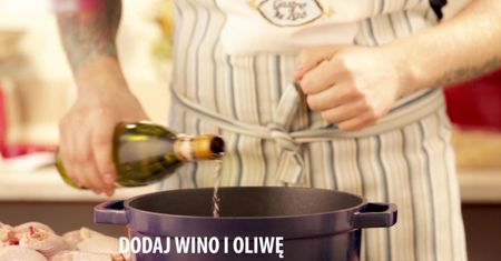 Aromatyczny kurczak w 40 ząbkach czosnku. Tani i prosty obiad