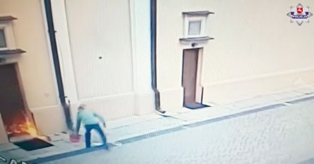 Opole Lubelskie. Oblał benzyną i podpalił drzwi kościoła