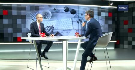 Zapomnij o telefonie. Na wakacjach za granicą najlepsza karta płatnicza i gotówka