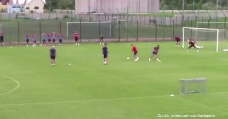 #dziejesiewsporcie: piękny strzał Carlitosa. Bramkarz bez szans