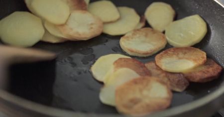 Smażone ziemniaki z cukinią i kurczakiem. Szybko i smacznie