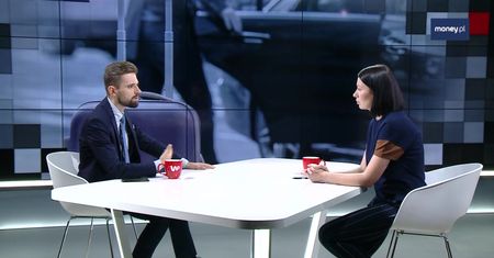 Rząd walczy z absurdami RODO. W sierpniu przewodniki dla szpitali i szkół