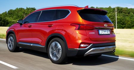 Nowy Hyundai Santa Fe wjeżdża do salonów. Niesamowity wygląd to nie wszystko