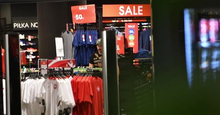 Stramowski pędzi porsche na wyprzedaże