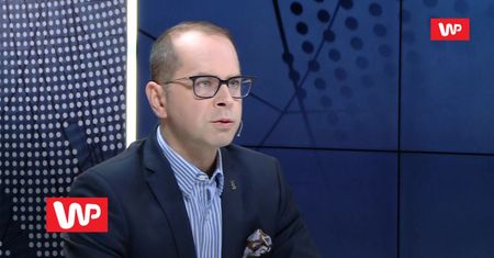 Michał Szczerba komentuje pogłoski o Kuchcińskim: wewnętrzna gra PiS, szukają delfina po Kaczyńskim