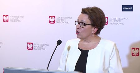 Kolejna odsłona reformy edukacji. Minister Zalewska odpowiada money.pl