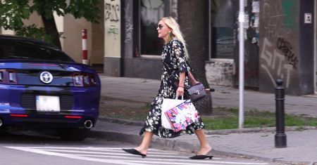 Rozczochrana Olejnik krąży po butikach