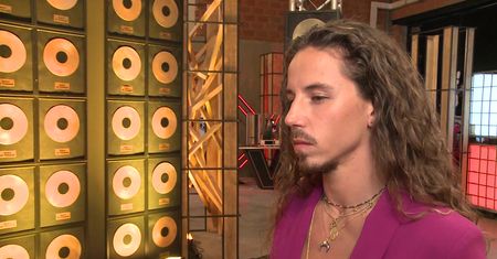 Szpak narzeka: "Kariera muzyka w tym kraju to bardzo trudna praca"
