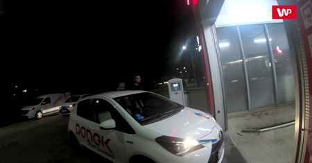 Portfele, pieniądze i słoik ogórków. Co jeszcze zostawiają ludzie w wypożyczanych samochodach