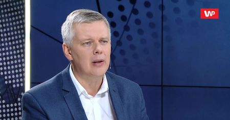 Burza wokół urlopowych zdjęć Kaczyńskiego. Siemoniak odpowiada Brudzińskiemu