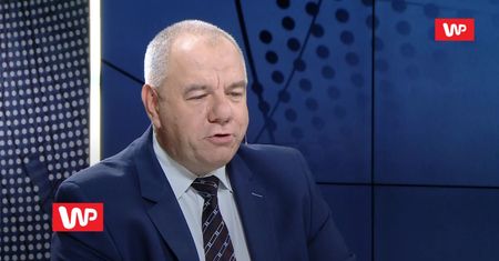 Burza wokół zdjęć Kaczyńskiego z urlopu. Jacek Sasin komentuje