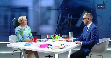 Odrabianie lekcji najlepsze na krześle przy biurku? Ekspert: Nieprawda