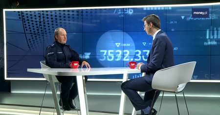 Policjantom obcina się nawet dodatki za pranie