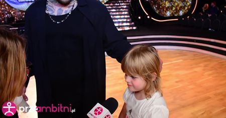 Popek śpiewa z 8-letnią córką. Ociepla wizerunek?