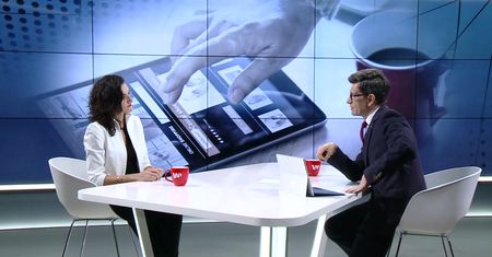Polacy pokochali bankowość mobilną. Znikają tradycyjne banki