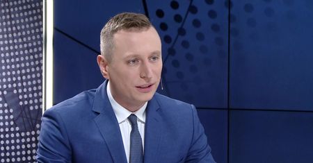 Brejza o przesłuchaniu Tuska. "To polowanie na jego osobę"