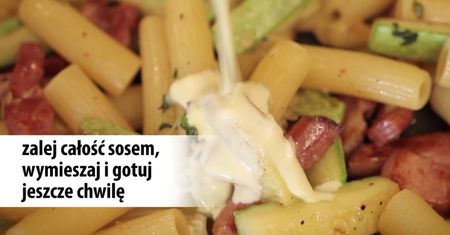 Makaron carbonara z cukinią