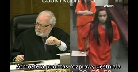 Pokazała sędziemu środkowy palec