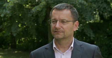 Minister finansów stosuje tricki księgowe